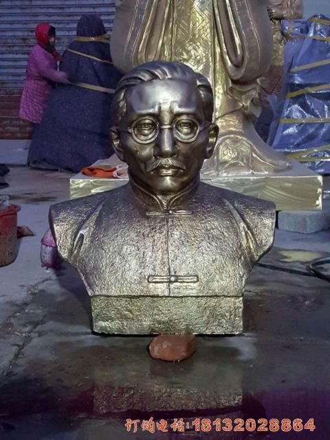 江西施工的蔡元培头像铜雕